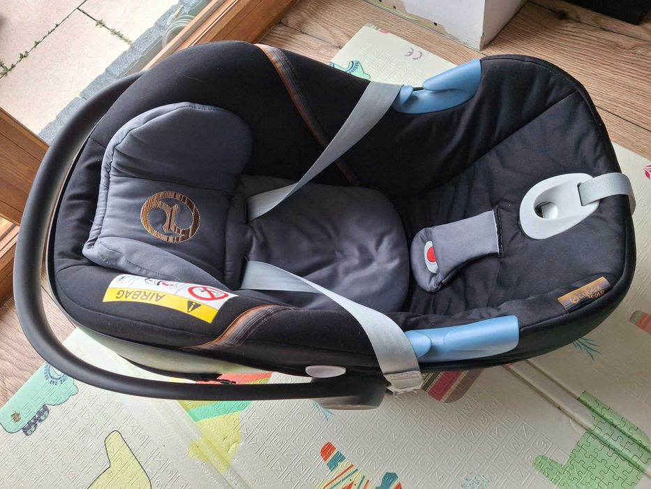 Fotelik Cybex Gold z adapterami