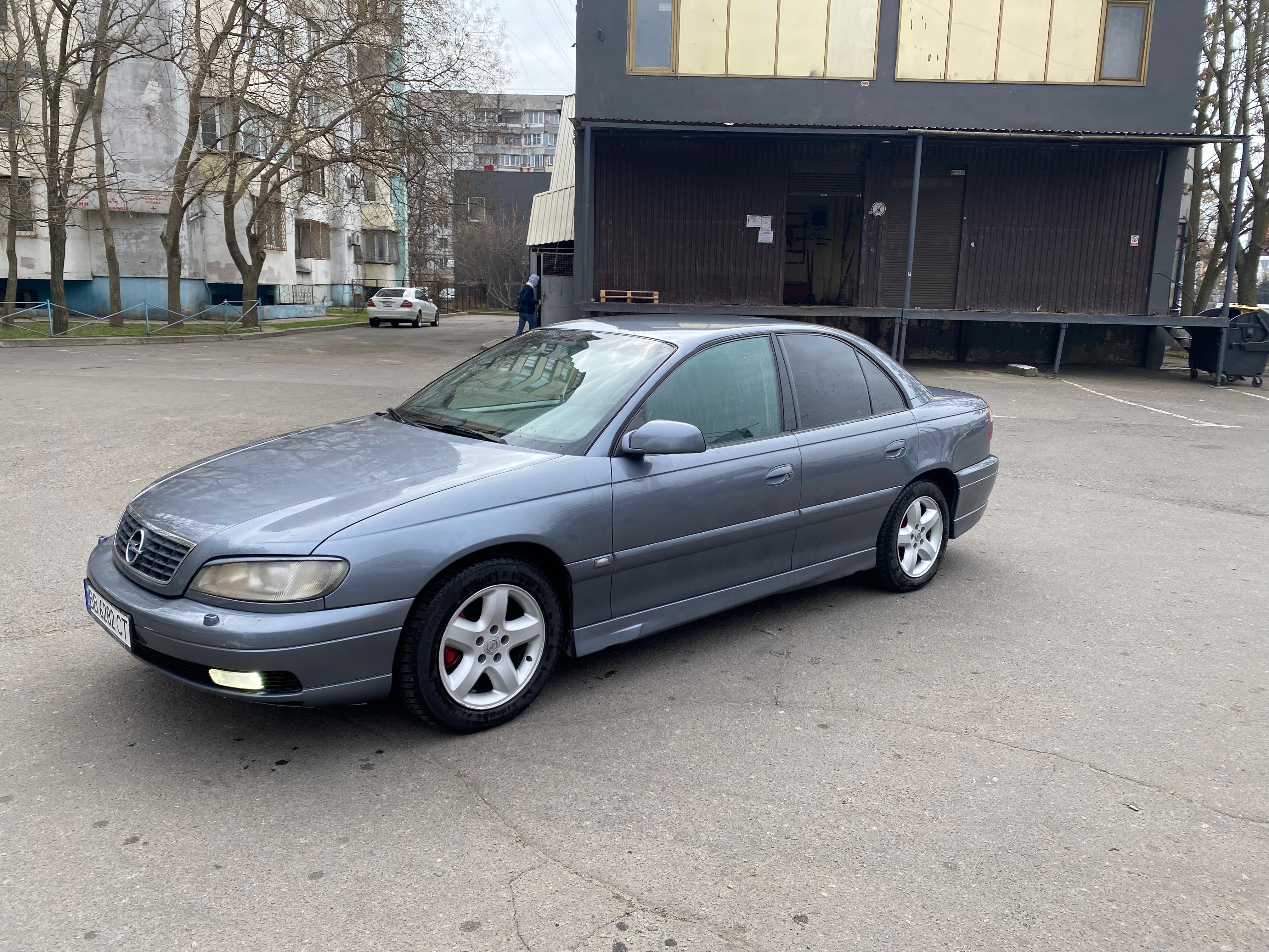 Opel Omega B rest