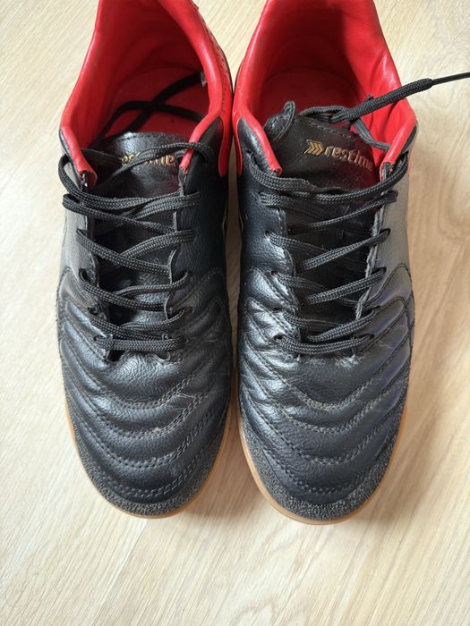 Продам футзалки шкіряні