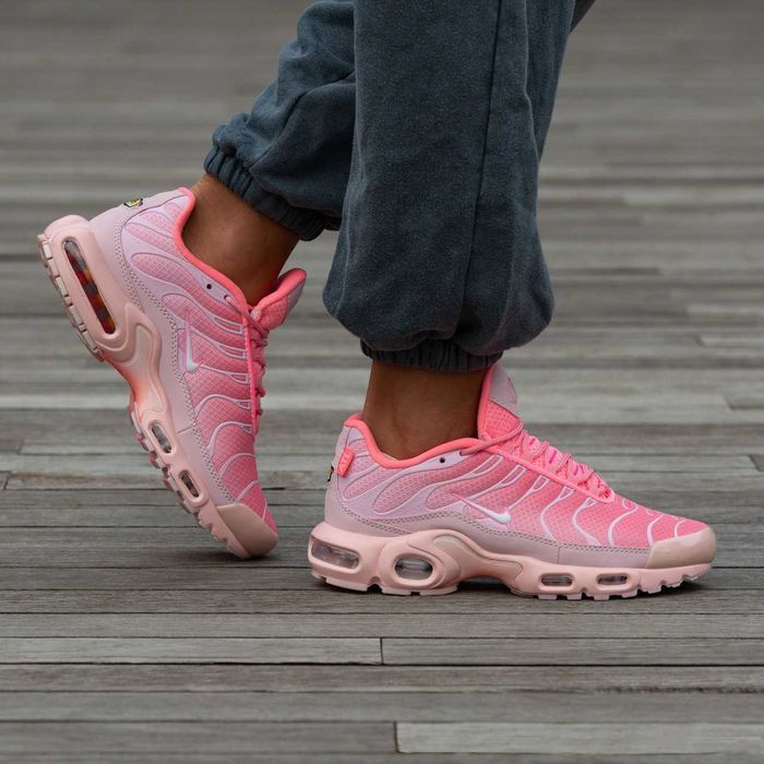 Кроссовки Женские Nike Air Max Plus TN Ultra Pink/Жіночі Кросівки