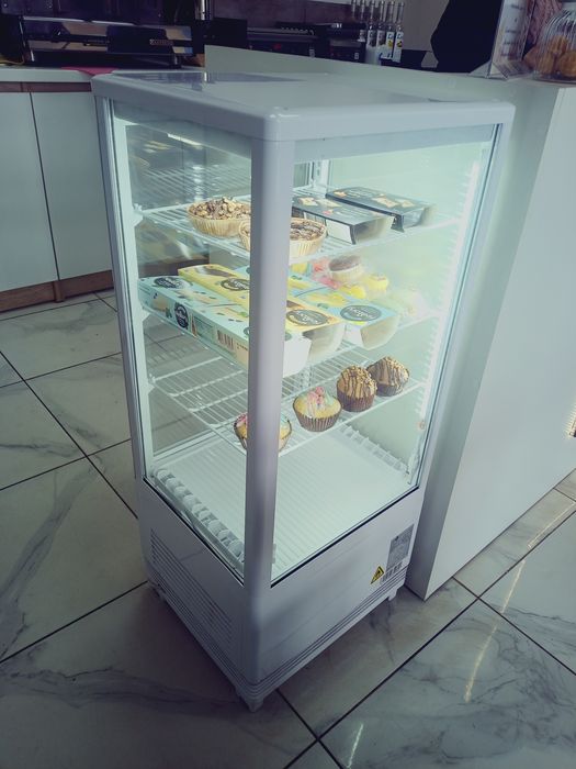 Продам холодильну вітрину