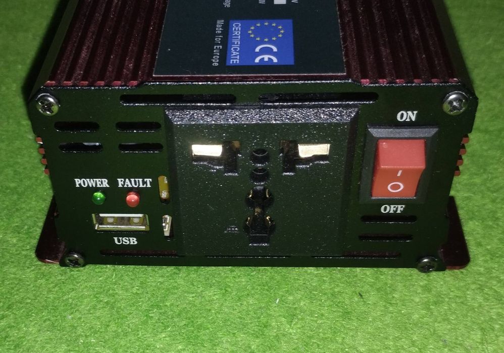 Інвертор 12-220В 2600Вт