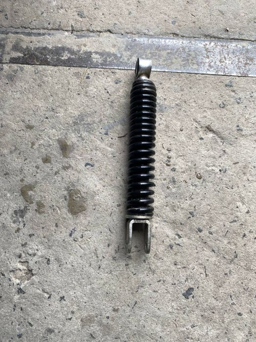 Задній амортизатор на сузуки летс suzuki lets