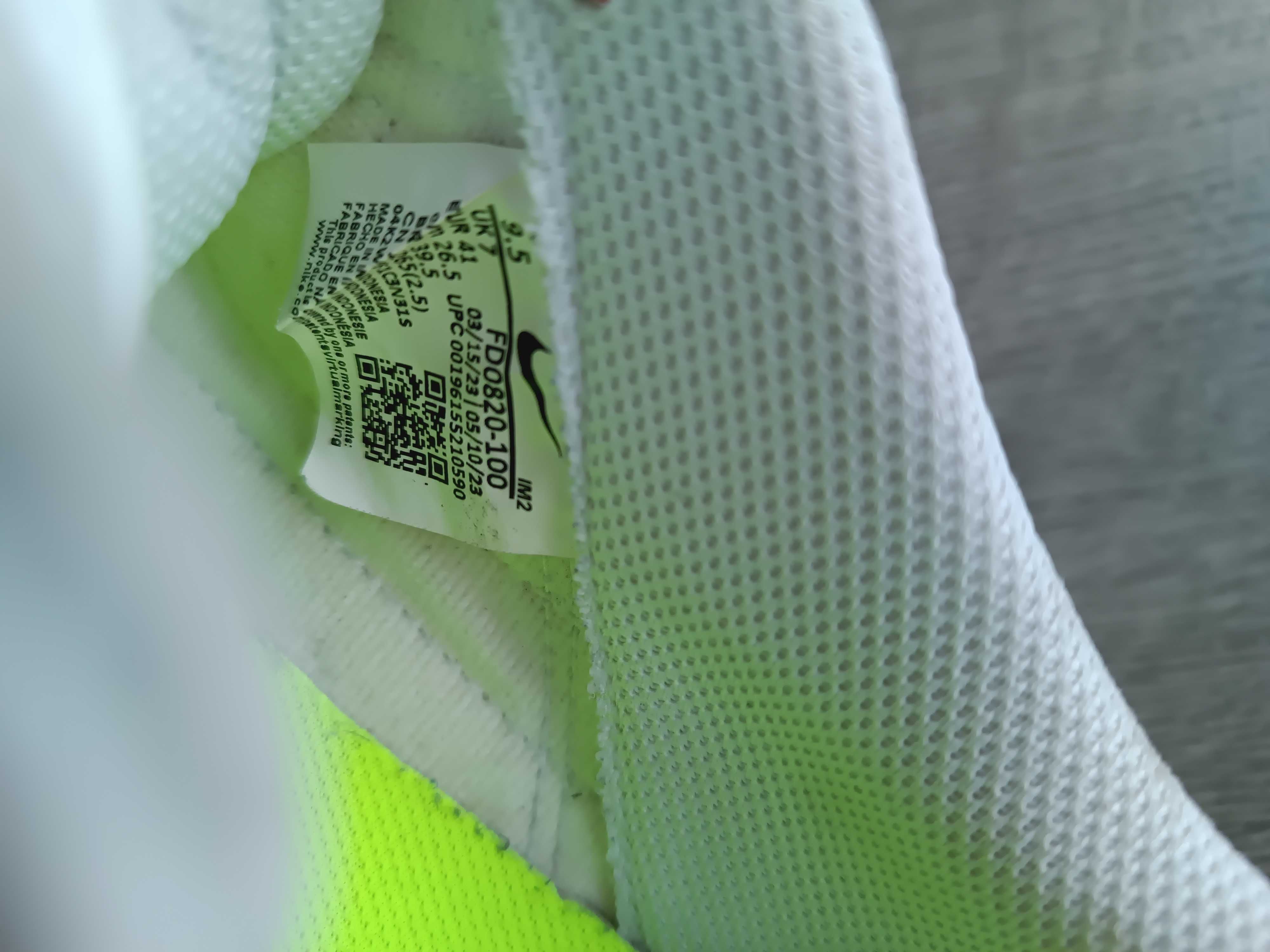 Białe nike damskie