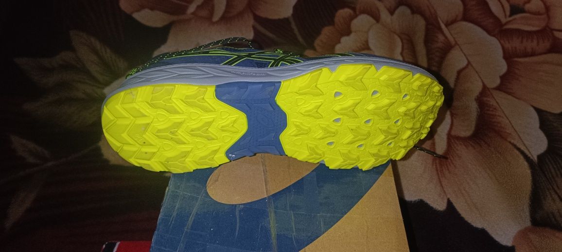 Кросівки asics 44/45р.