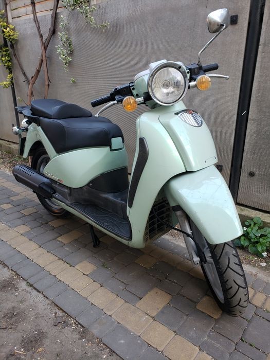 Скутер Aprilia Scarabeo 150