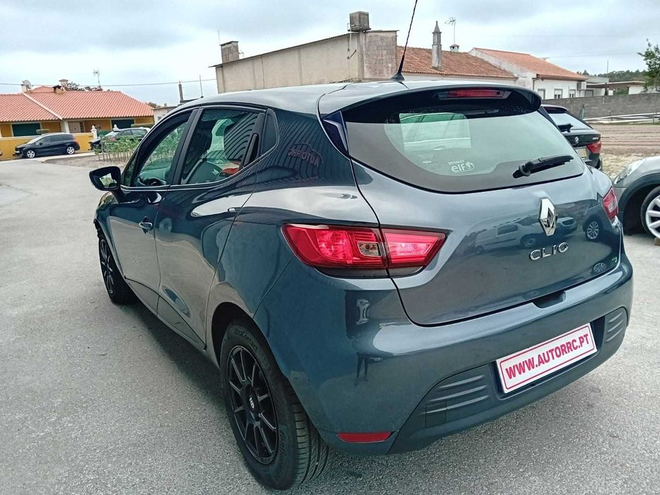 Renault Clio IV 1.2 16 V – Nacional ( pequeno sinistro )