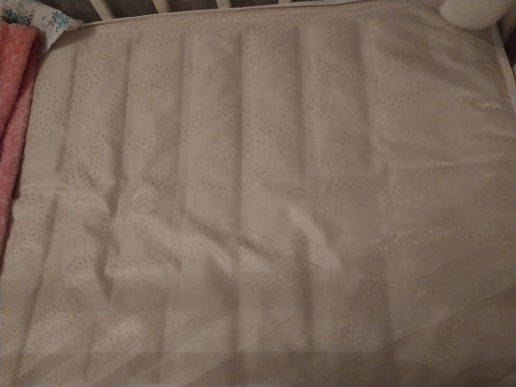 Кроватка-манеж детский с укачивающим эффектом