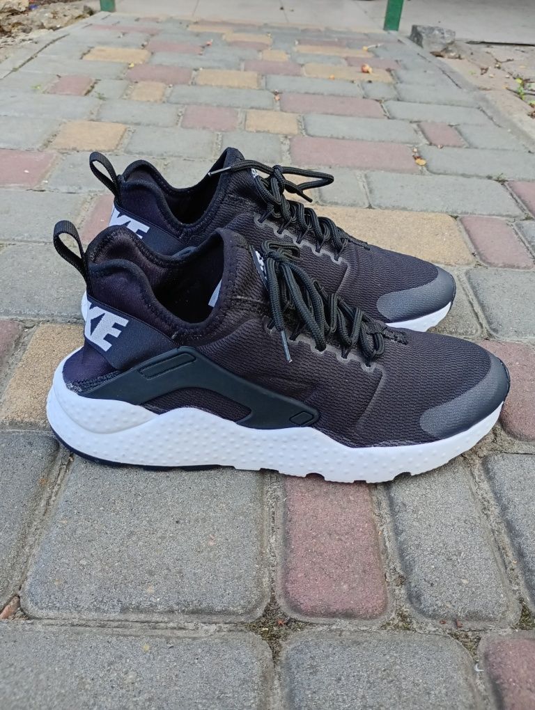 Кросівки Nike Air Huarache Run Utra Black 41 / 42