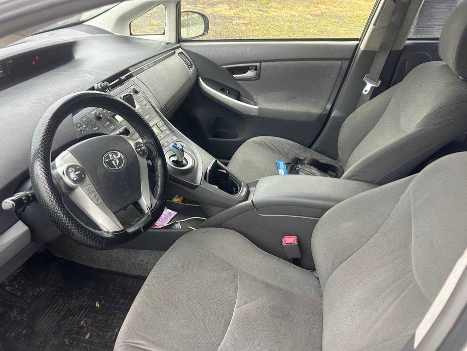 TOYOTA prius hybryda/benzyna/lpg 2011