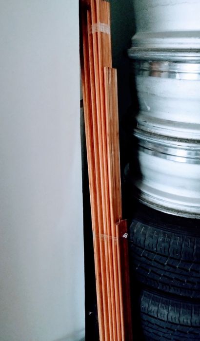 Плитка гранитная Покостовка 1,5кв.м, плинтус дуб 10м