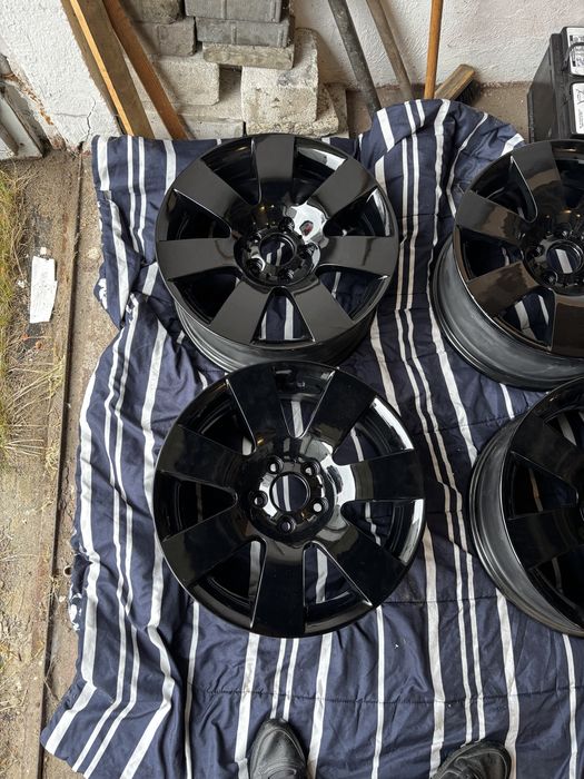 Felgi BMW 5x120 18”  IS30 8j