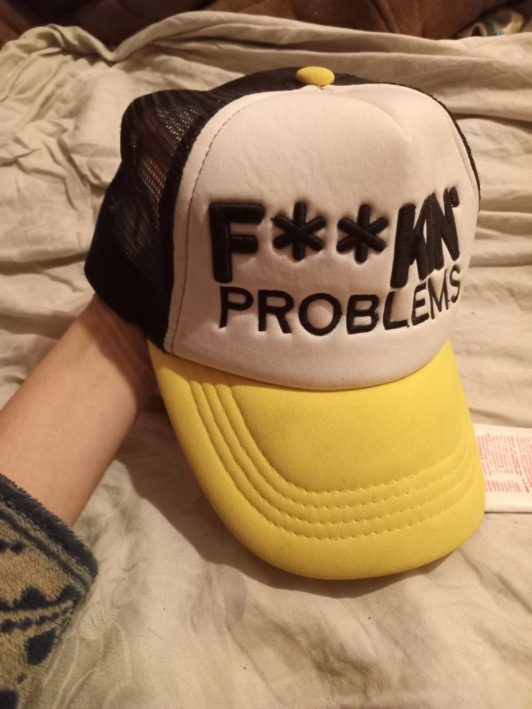 Продам кепку Fucking problems