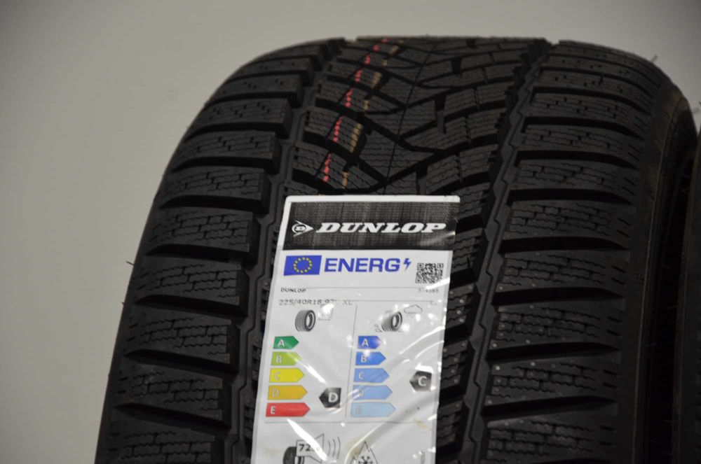 ROK 2025, 225/40 R18 Dunlop Winter Sport 5 XL Para