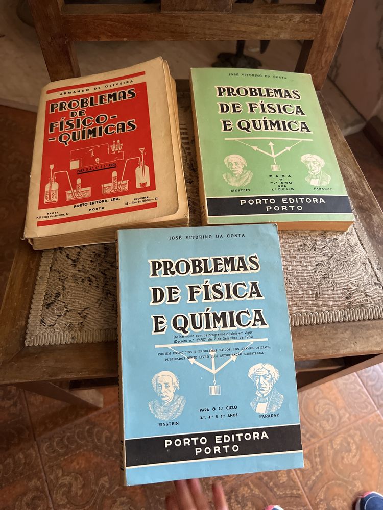 Lote de livros antigos de Física e  Química