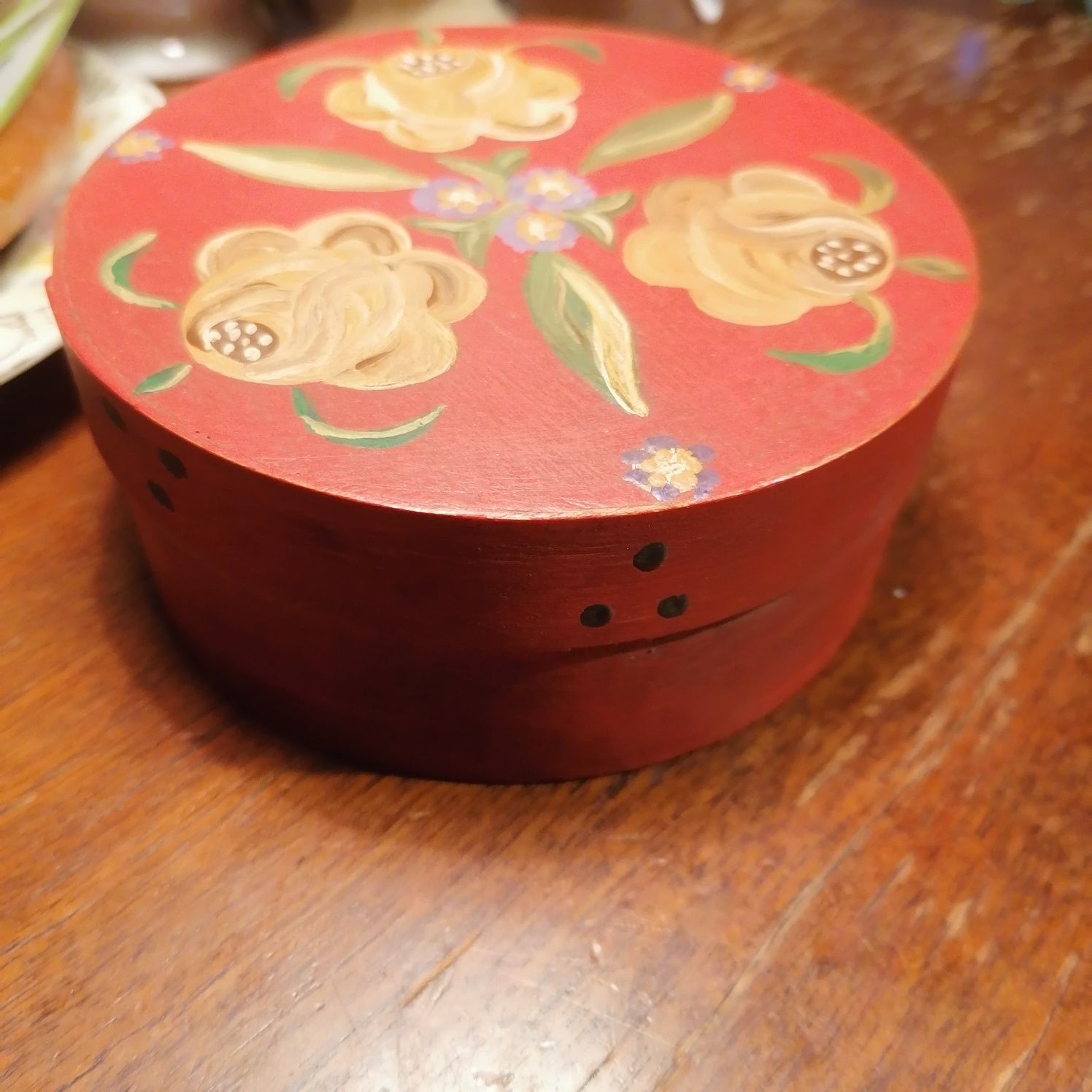 Ręcznie malowane drewniane pudełko puzderko
