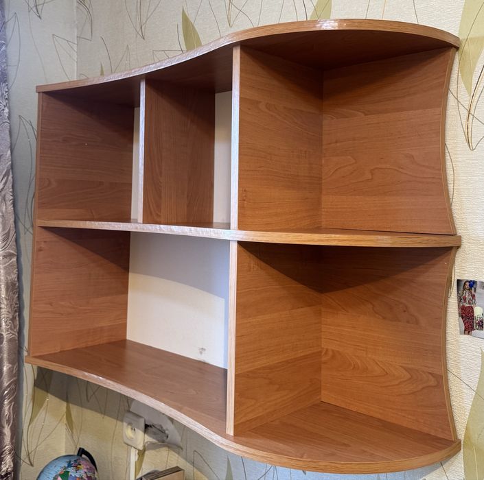 Продам книжную полку