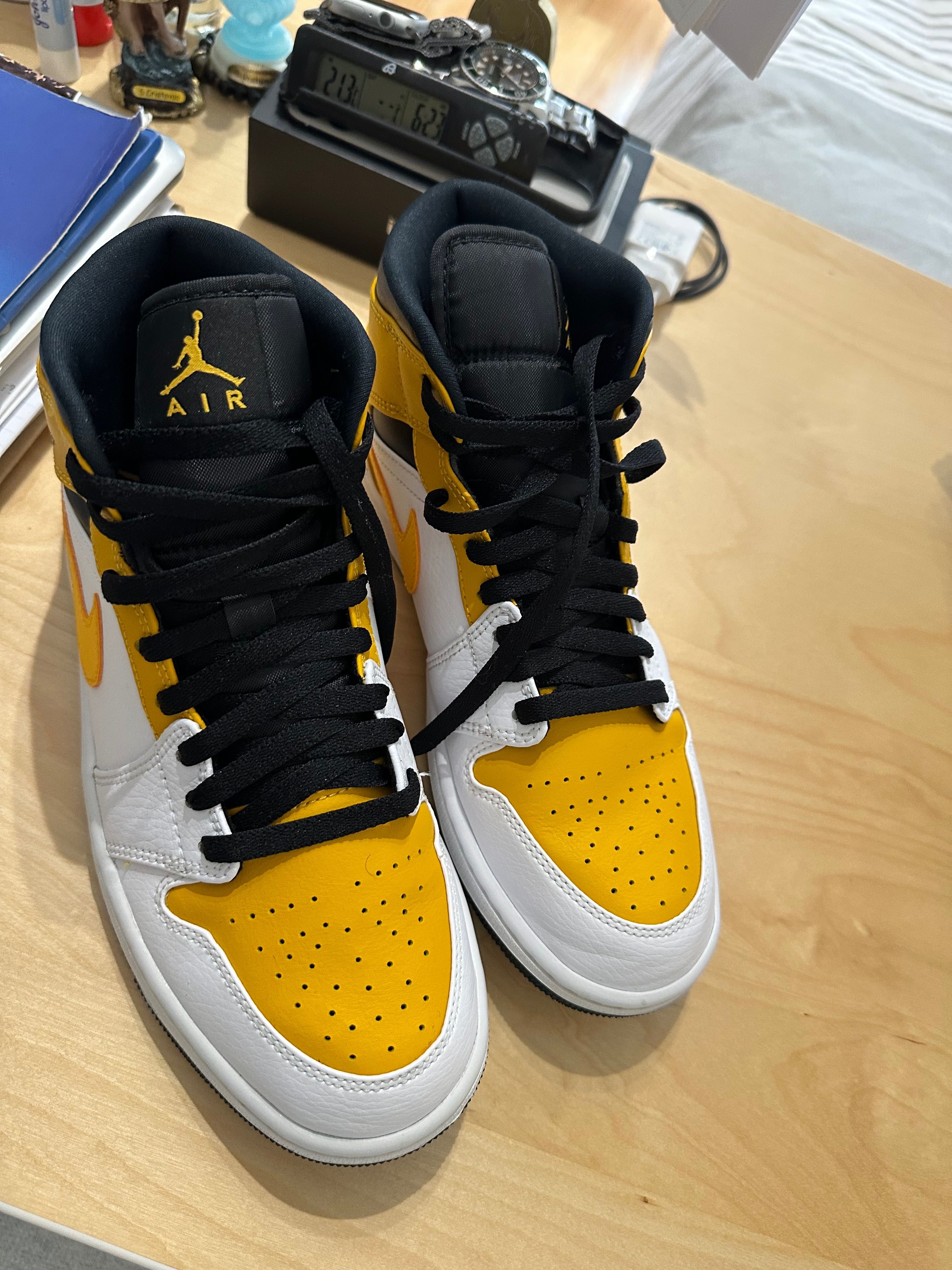 Air Jordan 1 "University Gold"