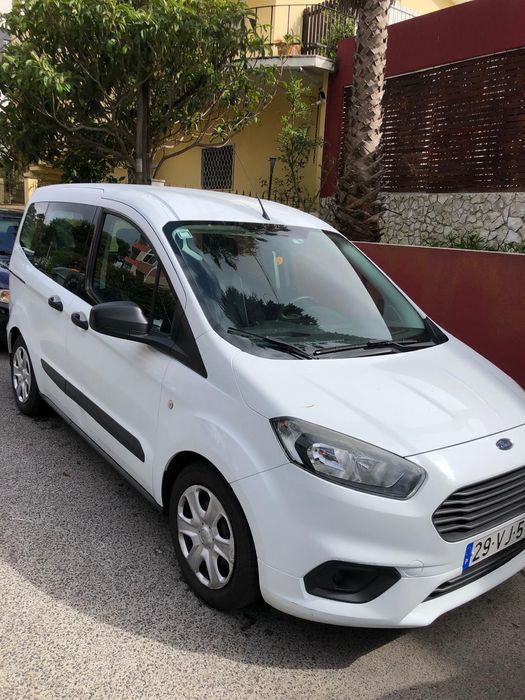 Ford Tourneo Courier 1.0 EcoBoost Ambiente