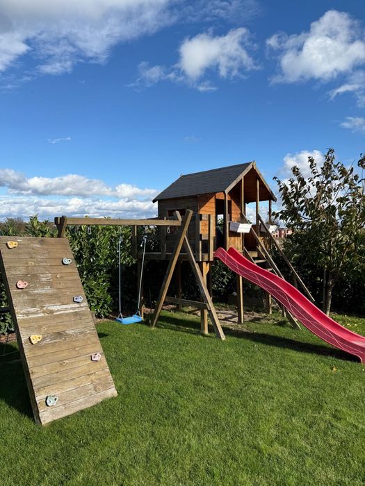 Domek drewniany dla dzieci