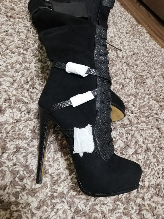 Ботфорты, сапоги на шпильке