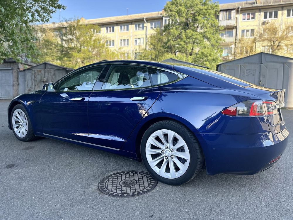 Tesla Model S 2017