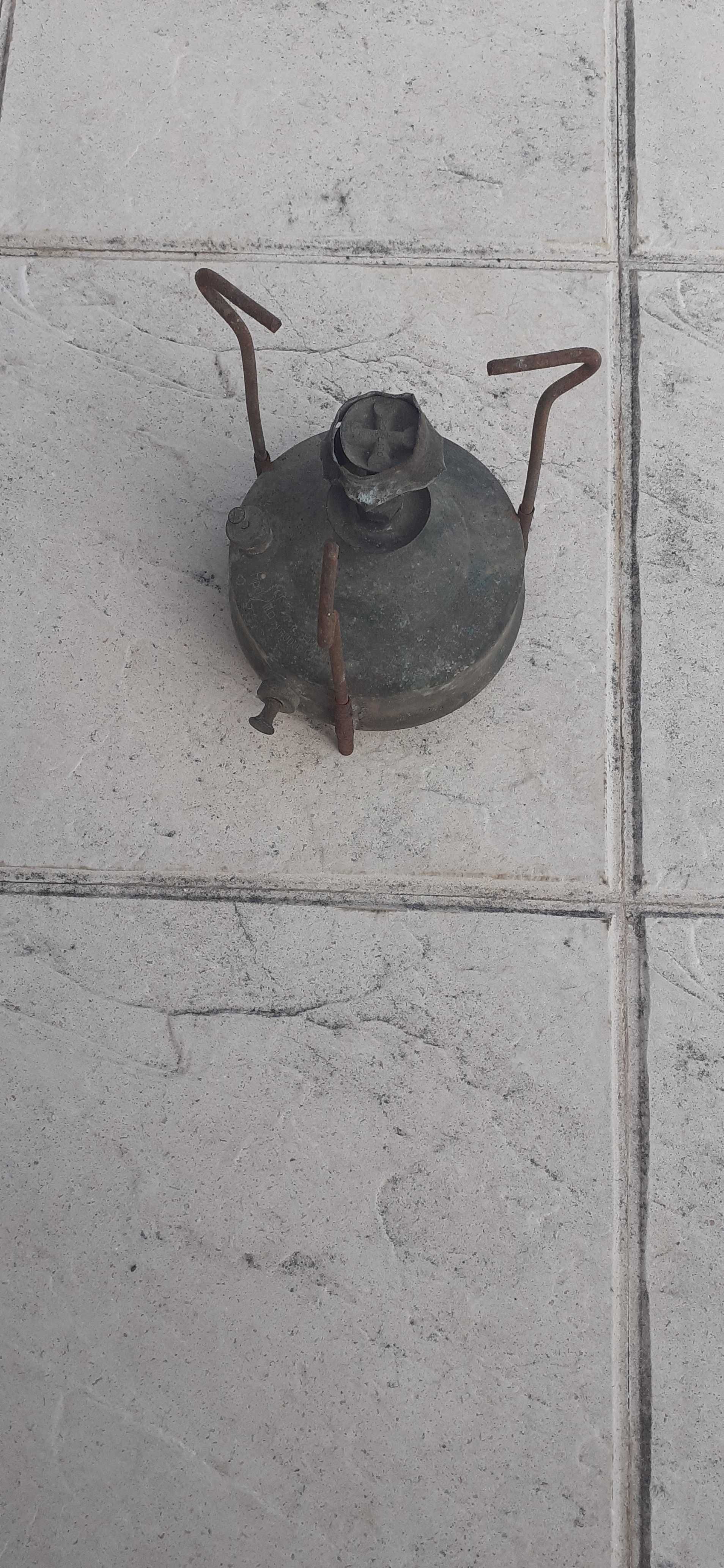 Fogão antigo a petróleo