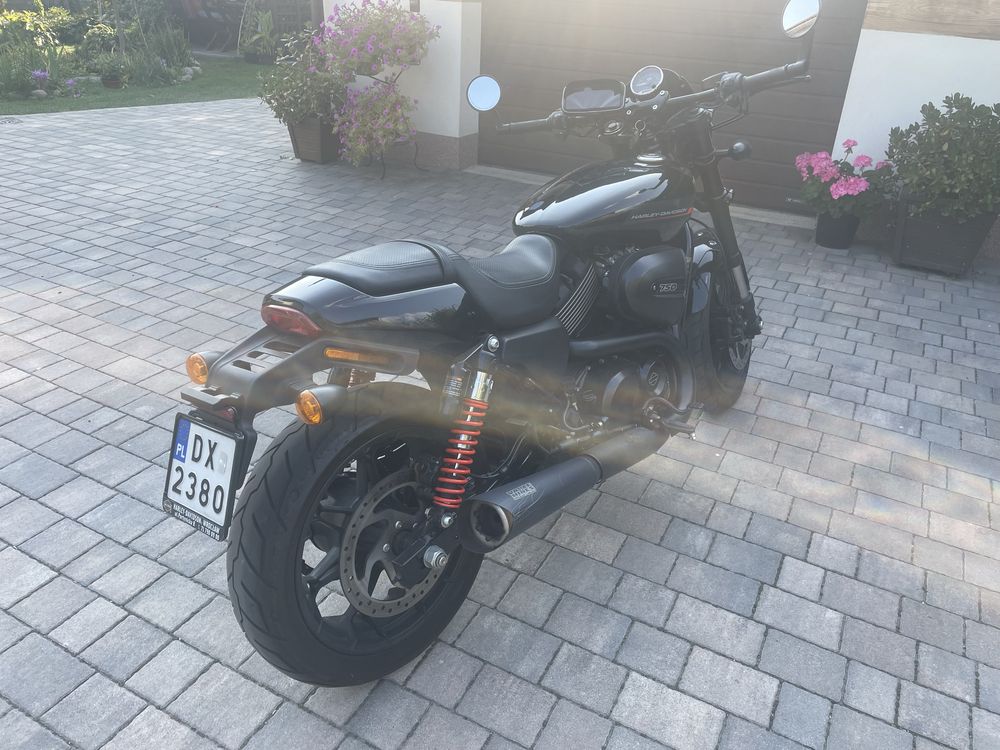 Harley Davidson street rod 750