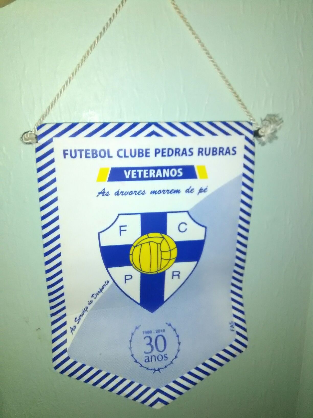 Peça coleção Futebol Club Pedras Rubras bandarilha