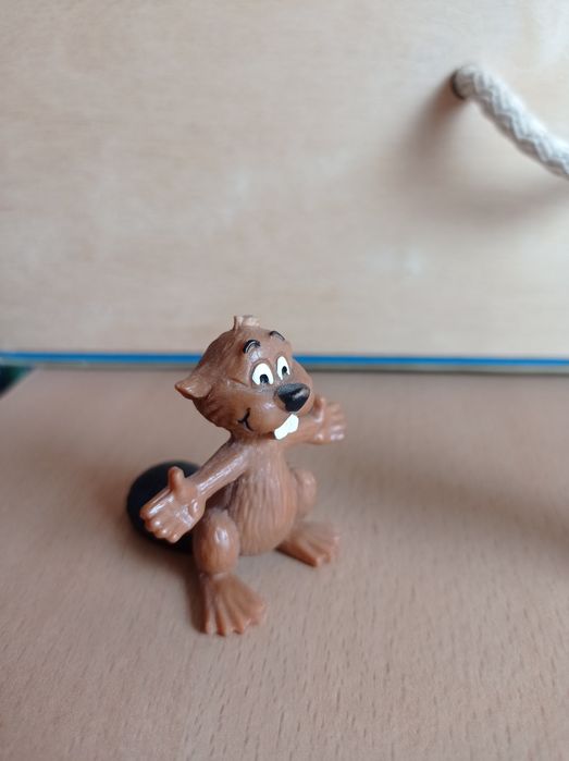 Lote Figuras em PVC com defeito