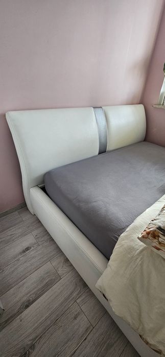 Skórzane łóżko białe KATIA