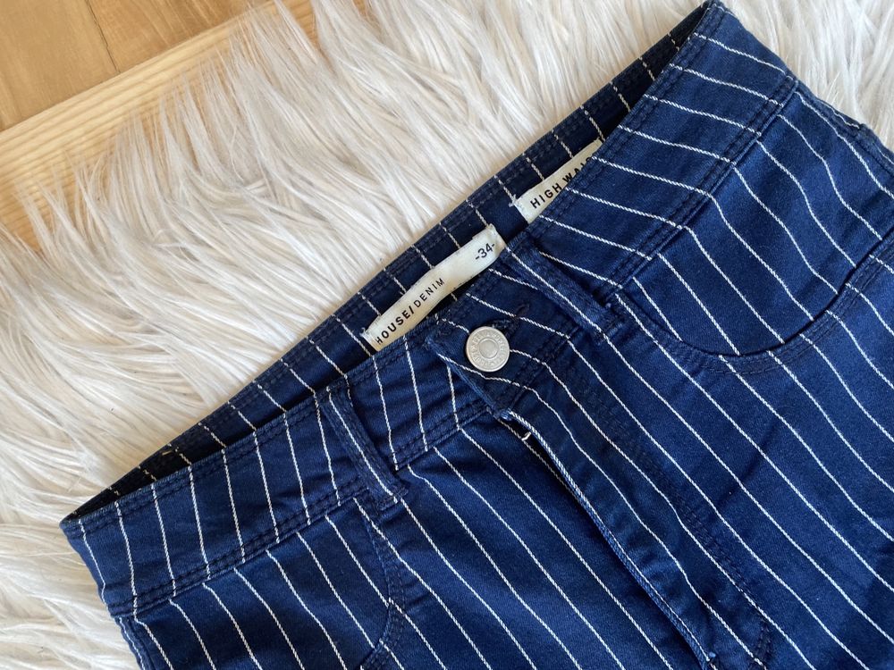 spodnie rurki House niebieskie grantowe białe paski wysoki stan