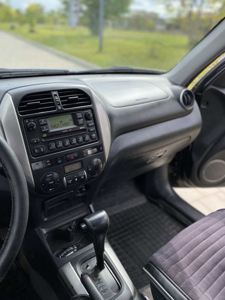 Toyota RAV 4 2004 2.0
