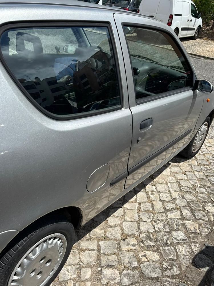 Fiat SEICENTO cinzento