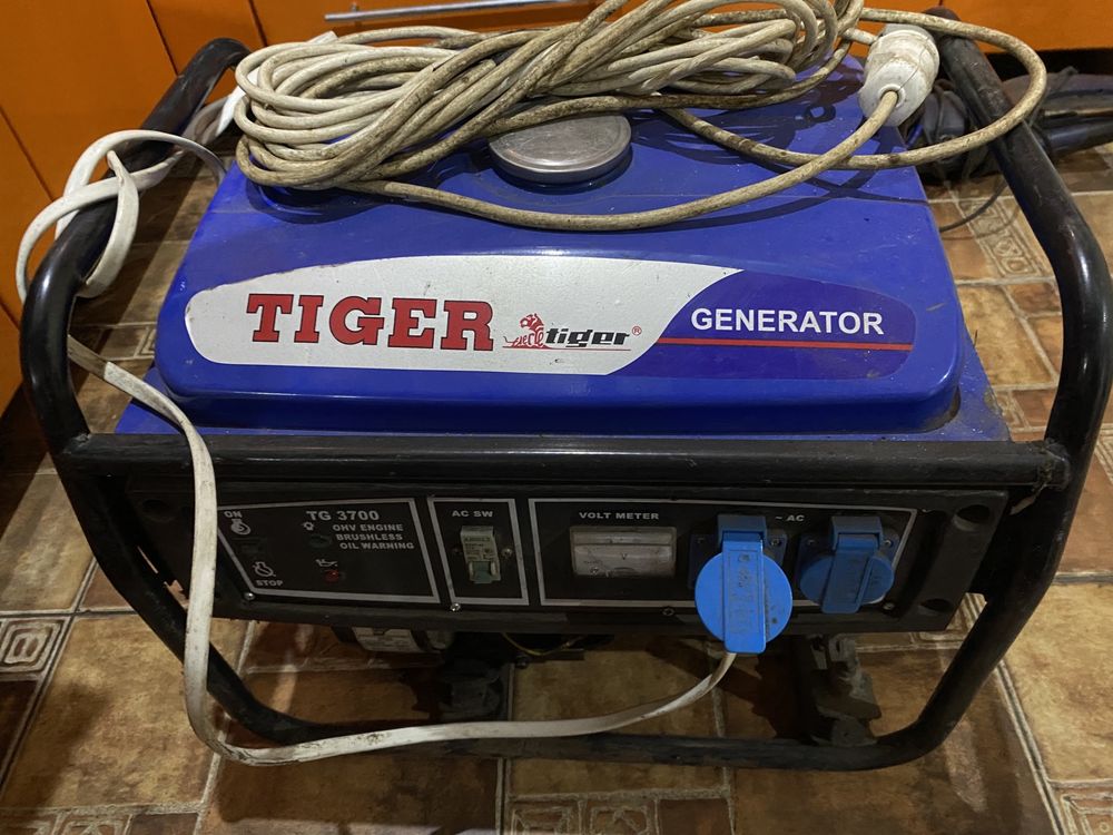 Продам бензиновий генератор tiger tg3700 2.5кВт