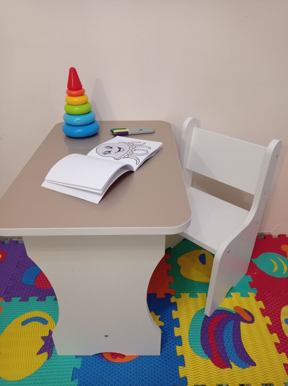 Комплект Дитячий столик з стільчиком.