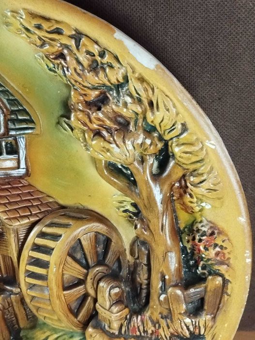 Prato Grande Em Relevo Vintage