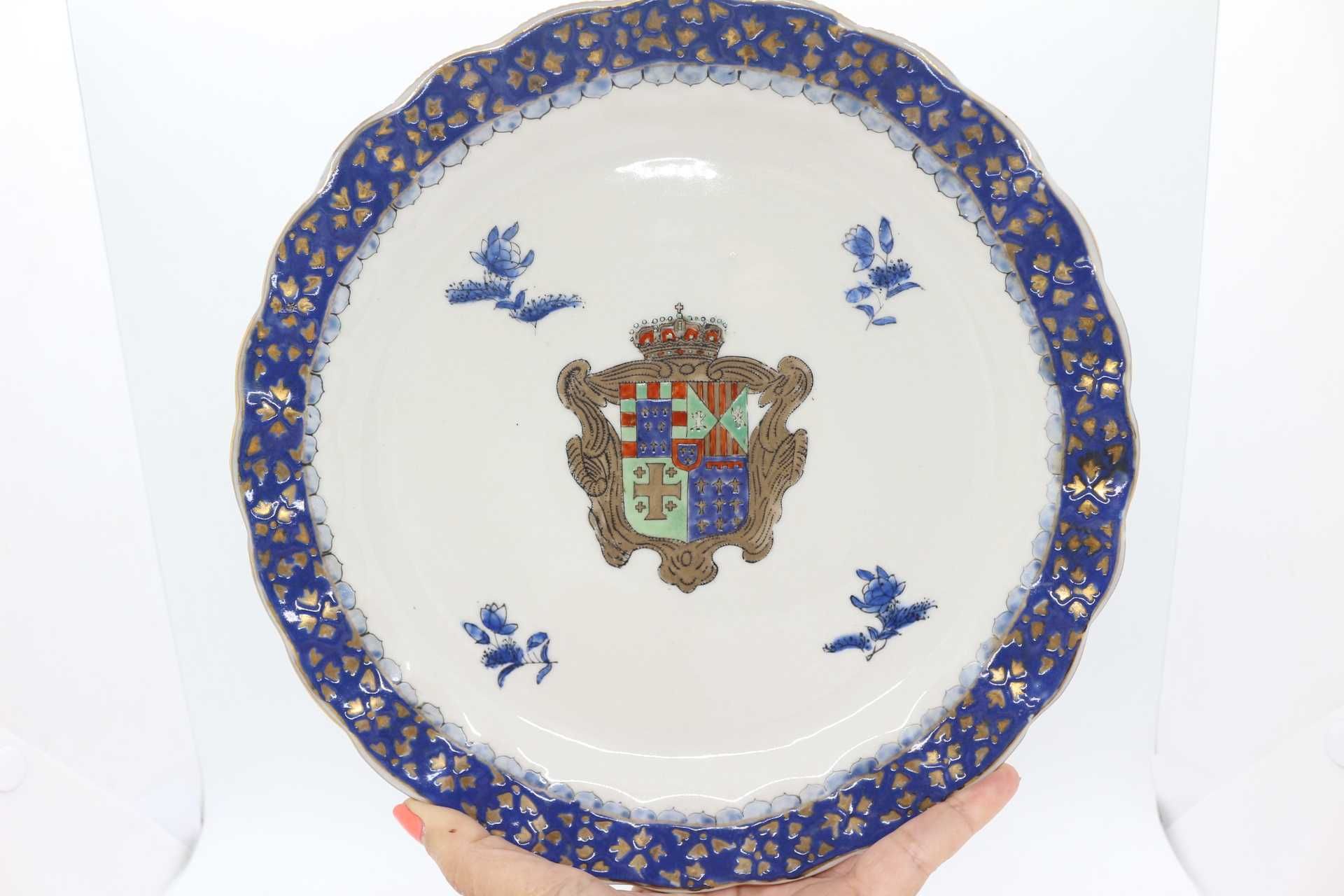 Prato  porcelana chinesa brasonado Gomado a Azul 26 cm XX