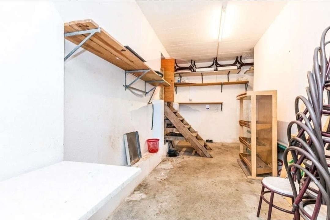 Loja com pontencial para converter em habitação