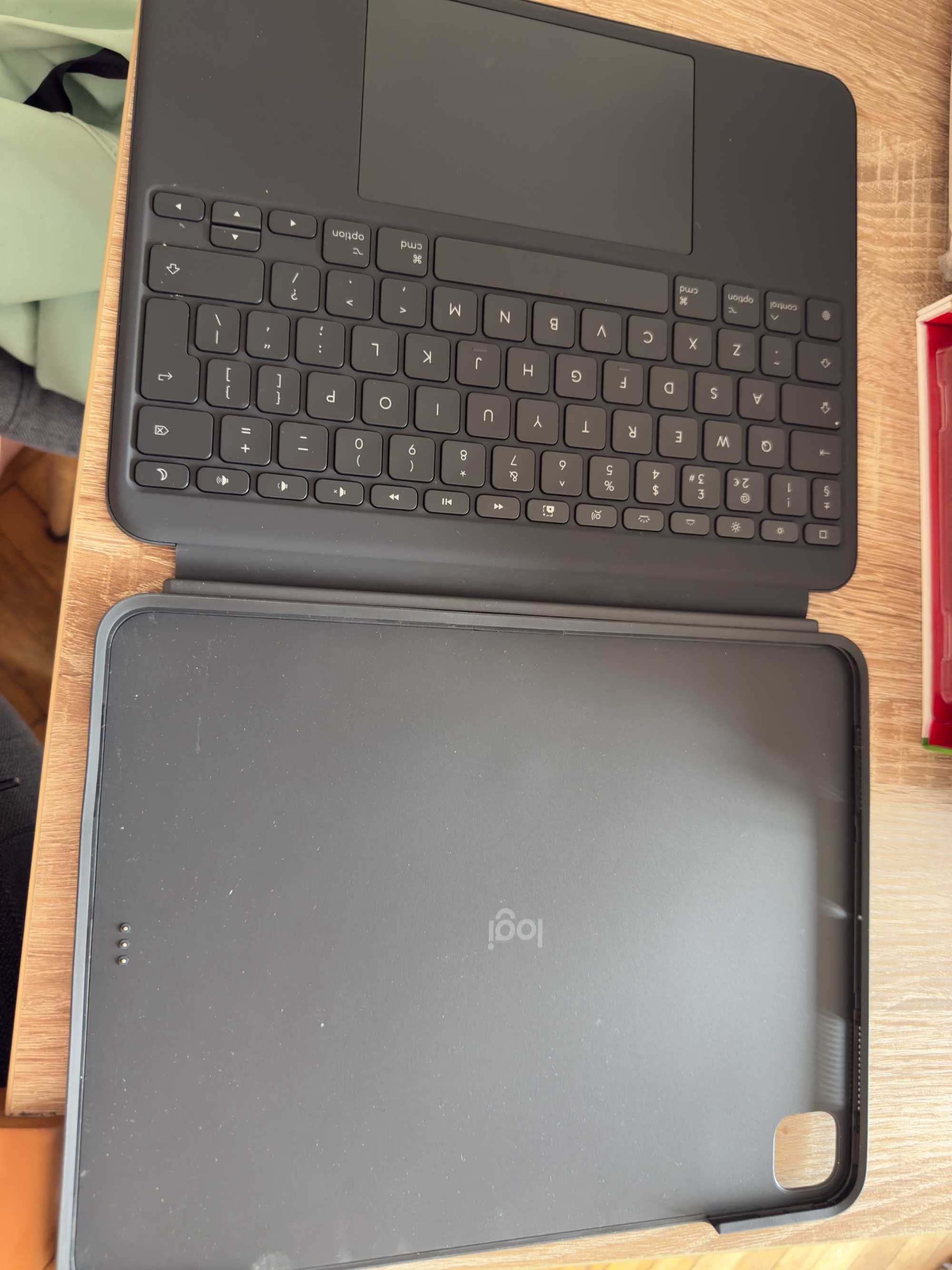Etui na tablet z klawiaturą Logitech Combo Touch do iPada Pro 13'' M4