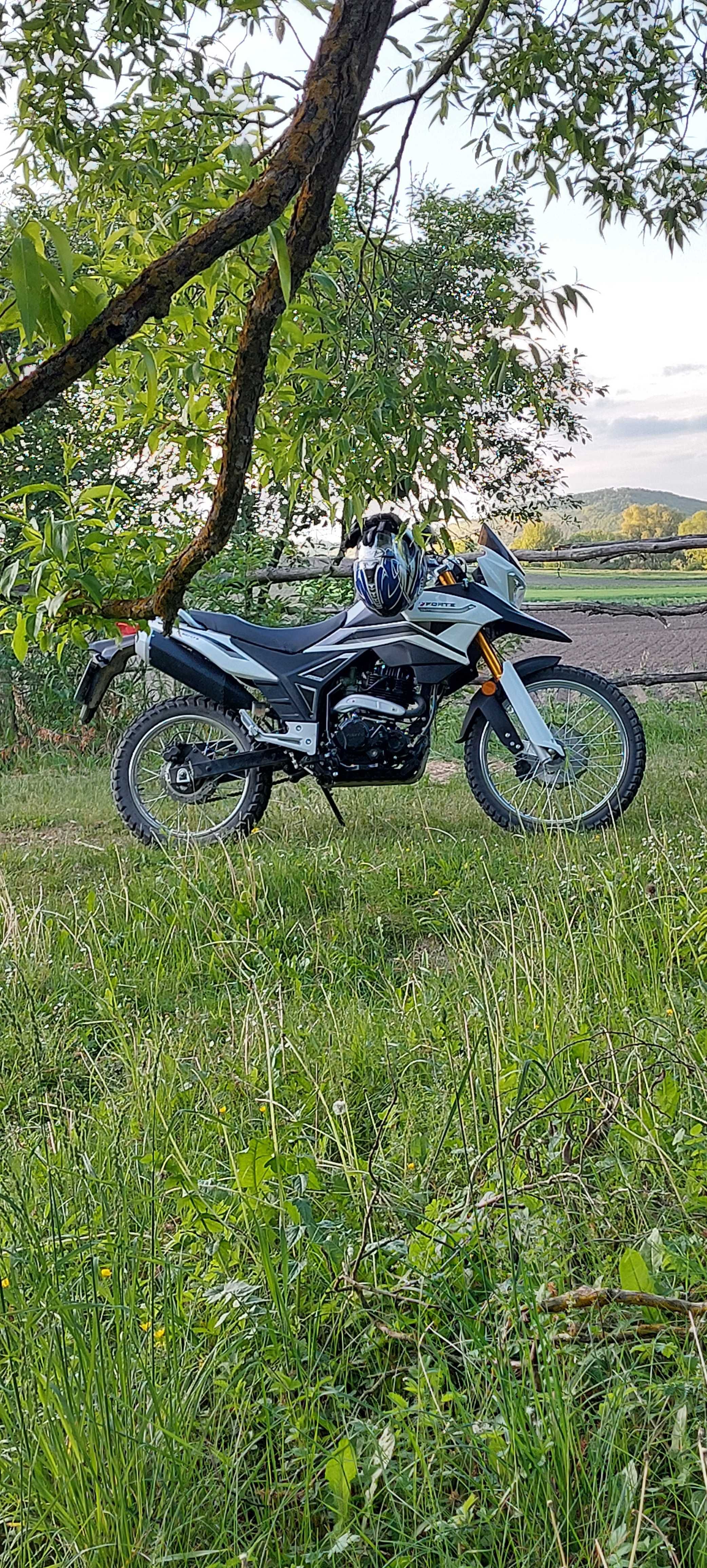 Мотоцикл forte ft300-cfb стан нового 1400 км.