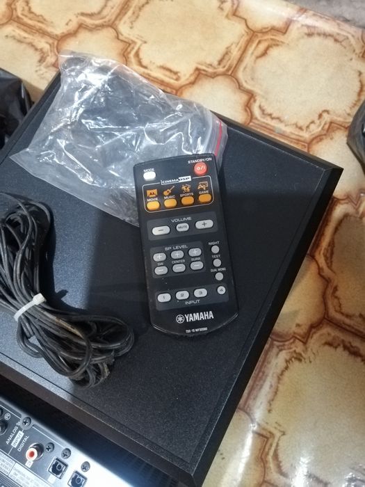 Kino domowe, mało uzywane pomimo tyłu lat,..firmy yamaha.