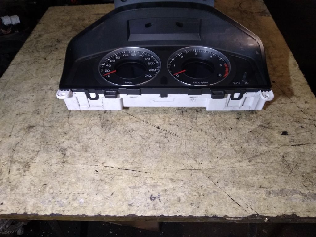Licznik Volvo v70 III 2.0d Europa oryginał