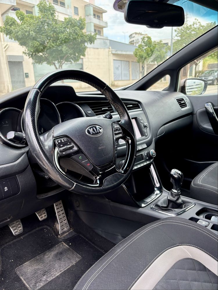 Kia Ceed SW 1.6 136cv GTLine