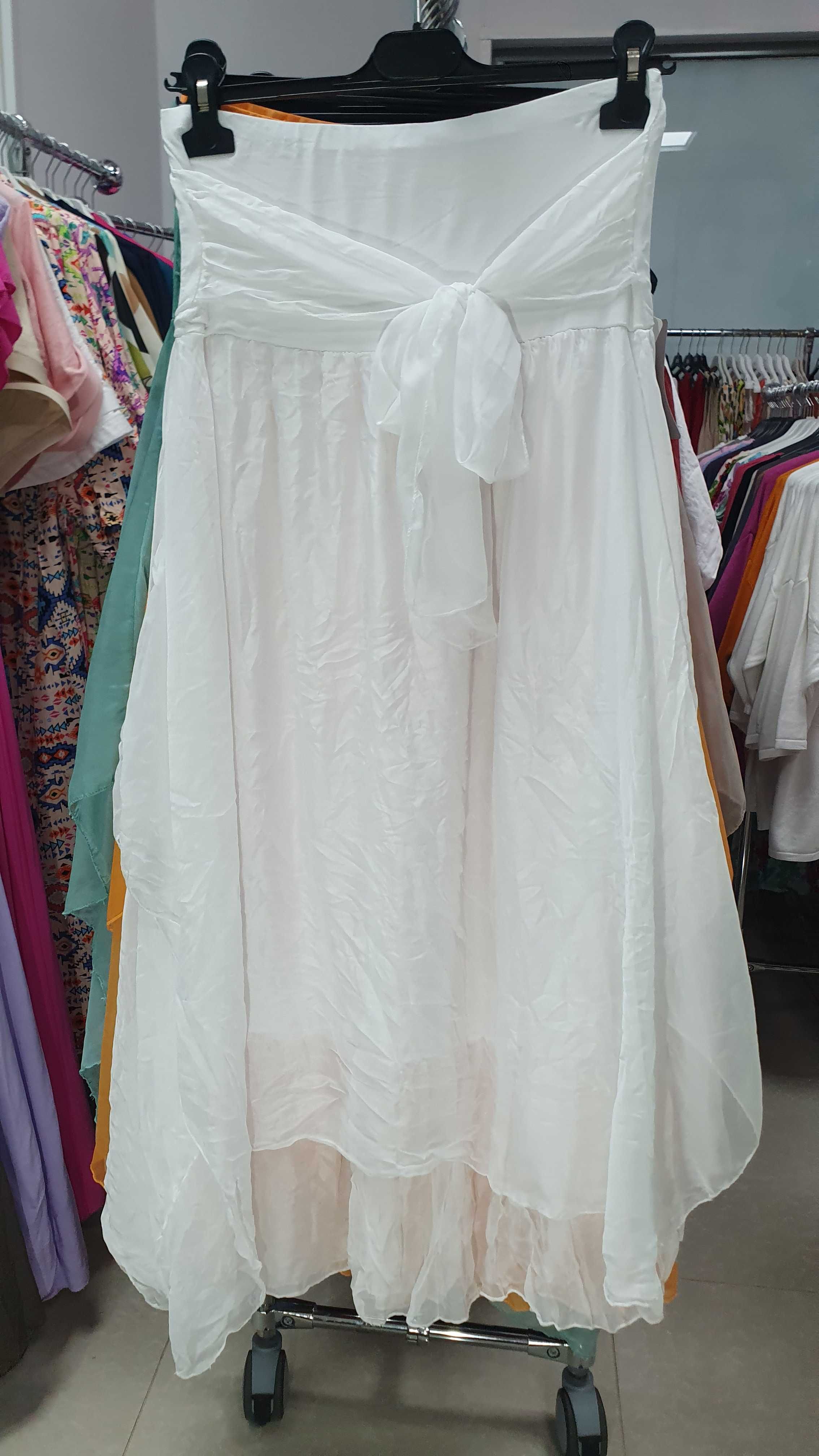 Cudowna Spódnica z 100% Poliestru - Moda i Elegancja w Jednym!