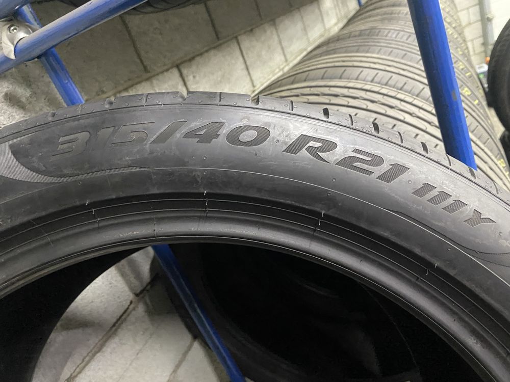 Різноширокі шини 285/40R21 i 315/40R21 PIRELLI