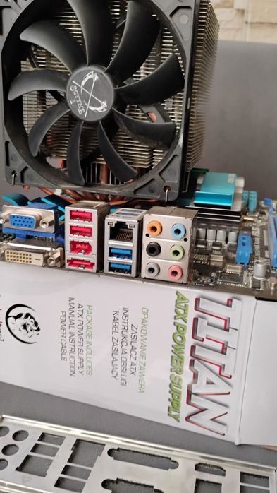 Płyta główna z procesorem 4x2.9 GHz i 16 GB RAM DDR 3 i chlodzeniem