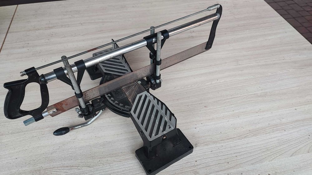 Стусло поворотне з регулюванням кутів та глибини