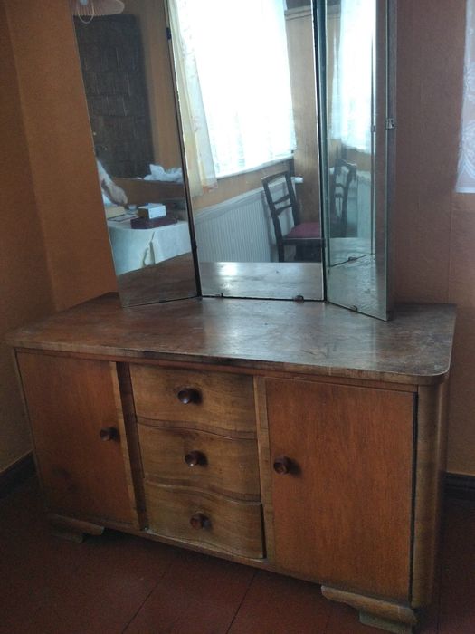 Toaletka z 3 lustrami