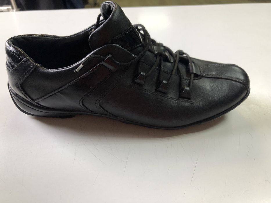 Взуття кросівки-туфлі шкіра